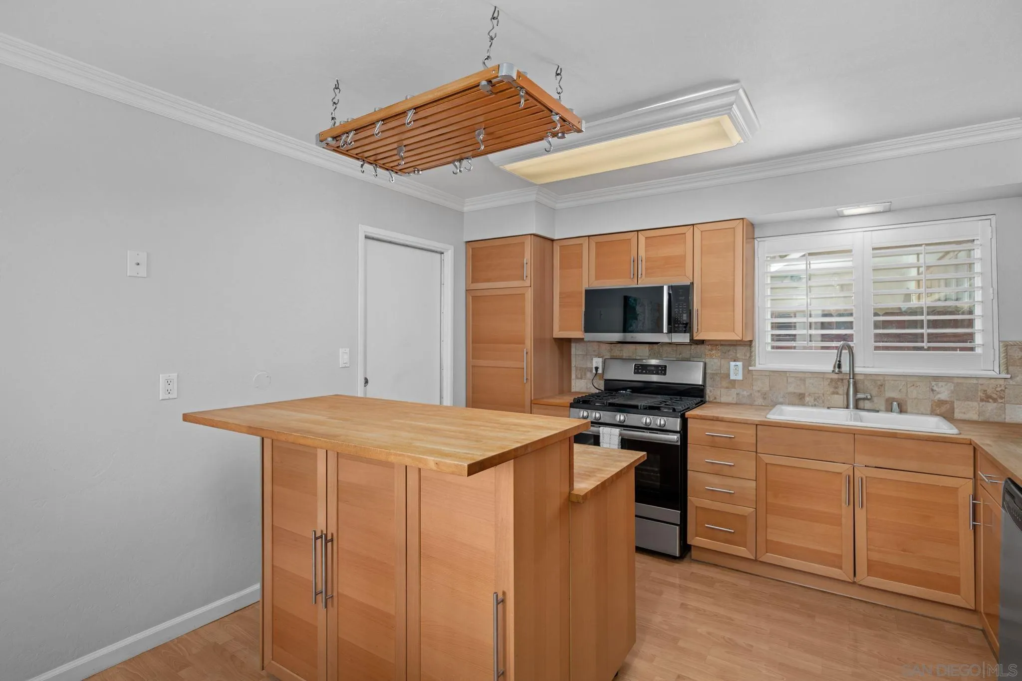 7943 June Lake Dr.