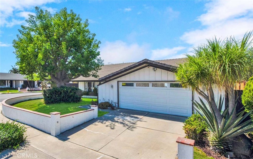 14711 Pepper Tree Circle