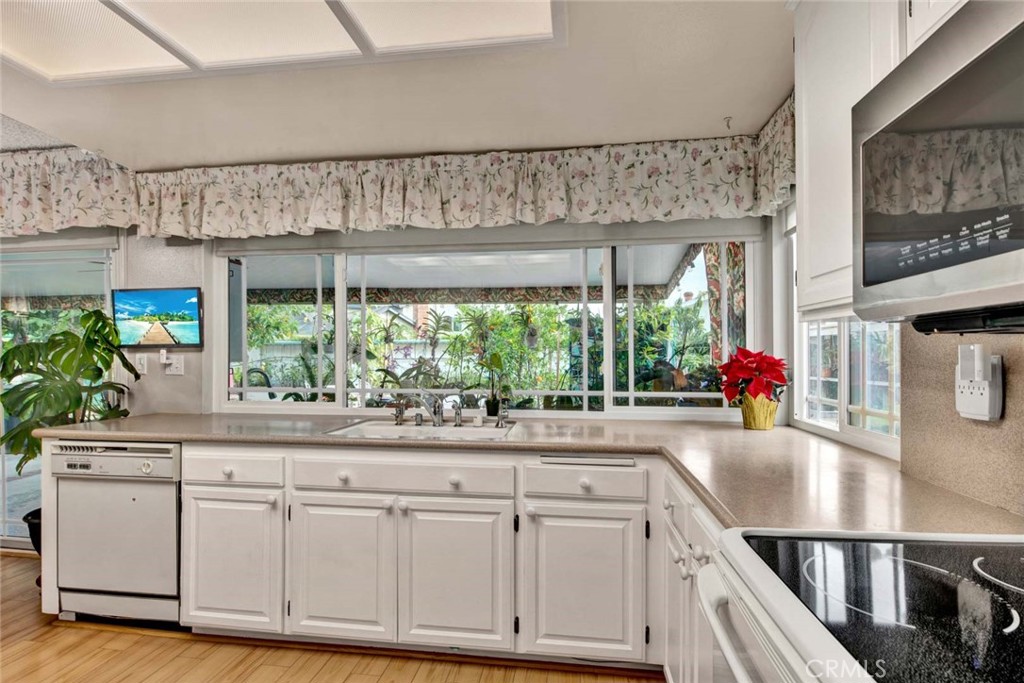 14602 Devonshire Avenue