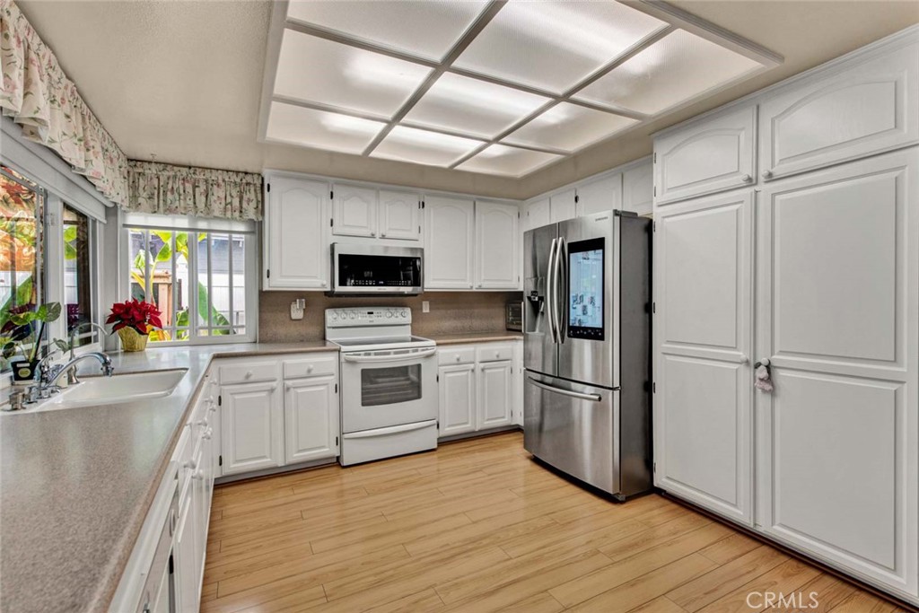 14602 Devonshire Avenue