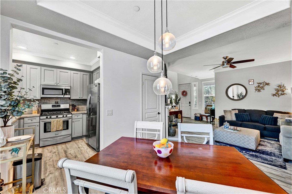 98 Hinterland Way