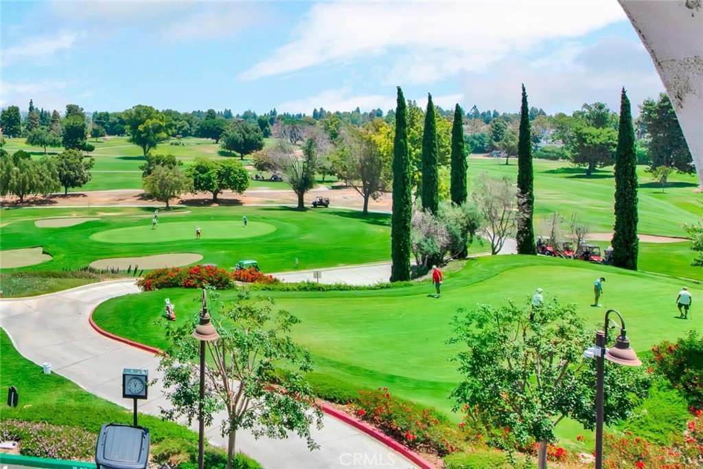 2249 Via Mariposa E N