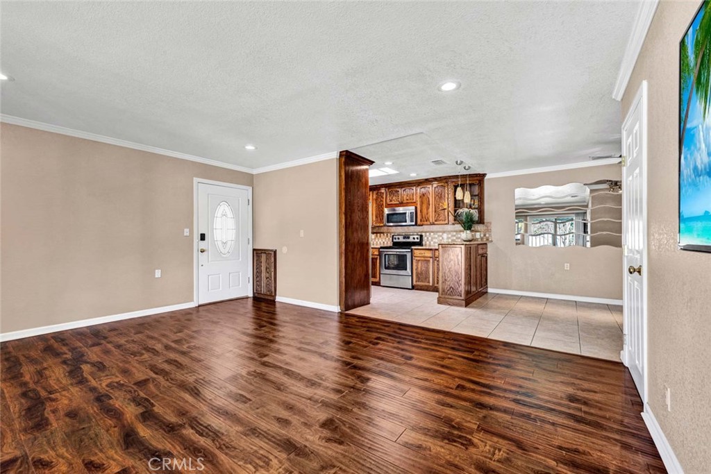 2249 Via Mariposa E N