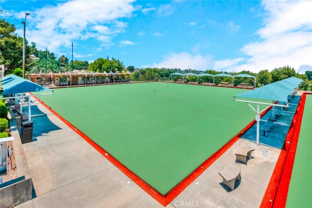 2249 Via Mariposa E N