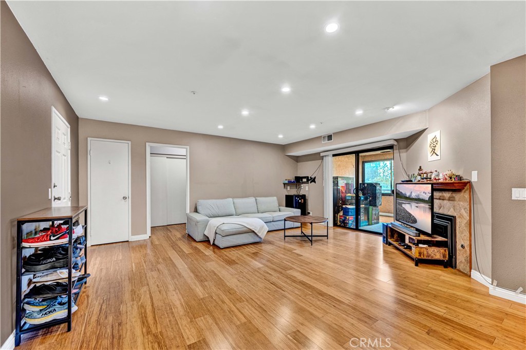 12640 Euclid Street 202