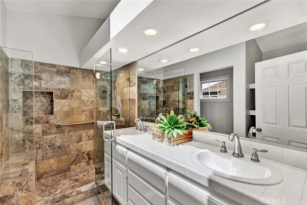 12 Chelsea Pointe