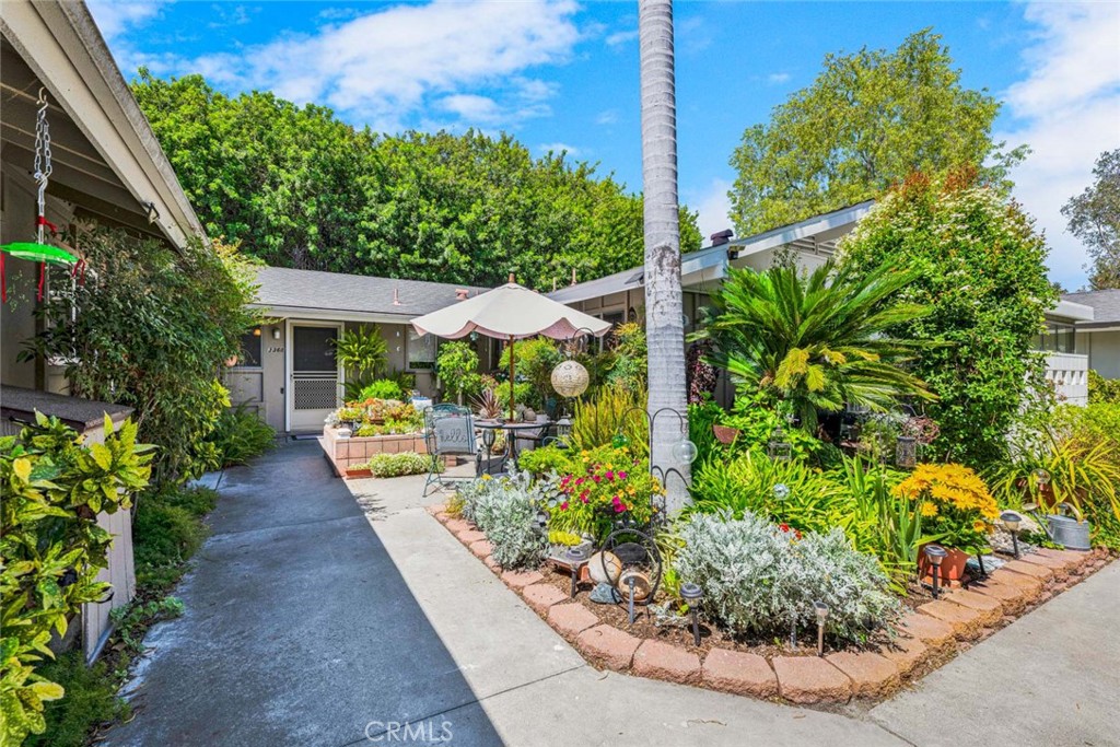 336 Avenida Sevilla B