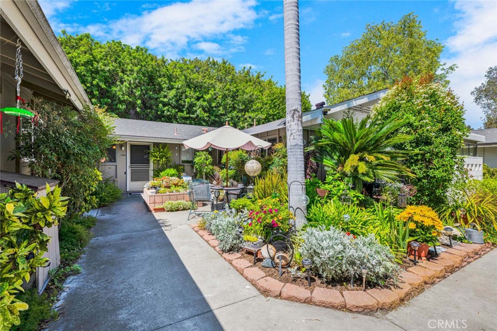 336 Avenida Sevilla B