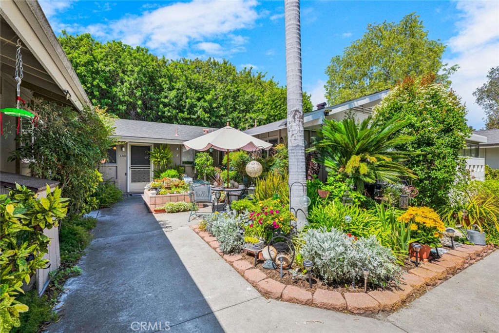 336 Avenida Sevilla B