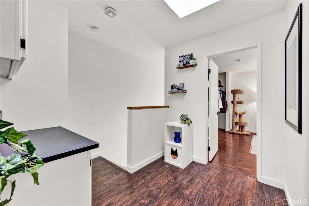 177 N Singingwood Street 22