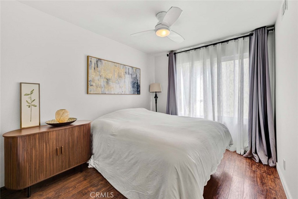 177 N Singingwood Street 22