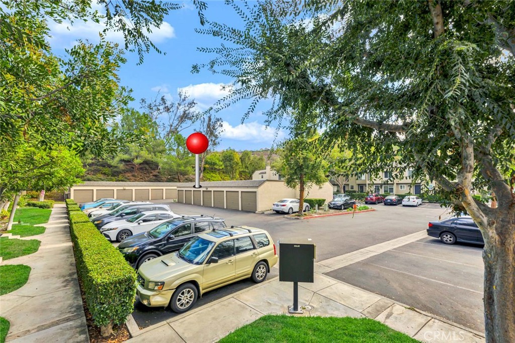 177 N Singingwood Street 22