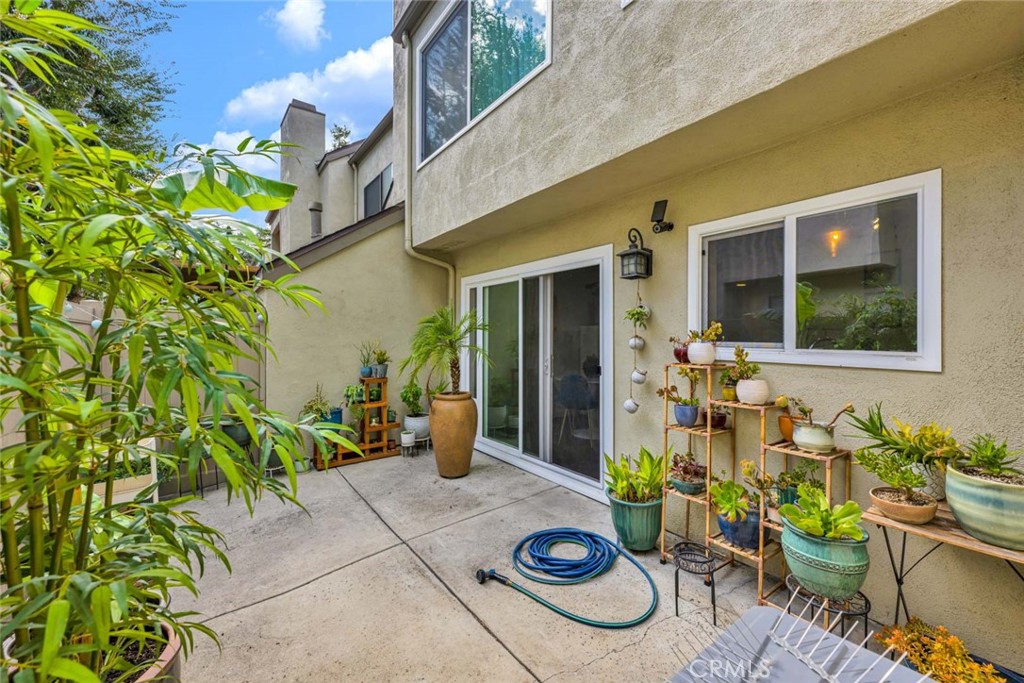 177 N Singingwood Street 22