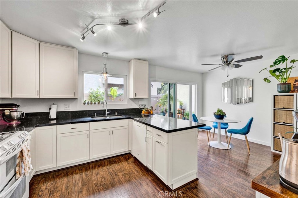 177 N Singingwood Street 22