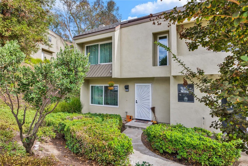 177 N Singingwood Street 22