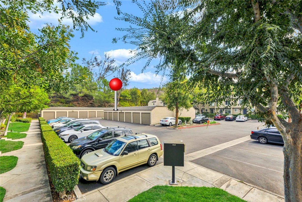 177 N Singingwood Street 22