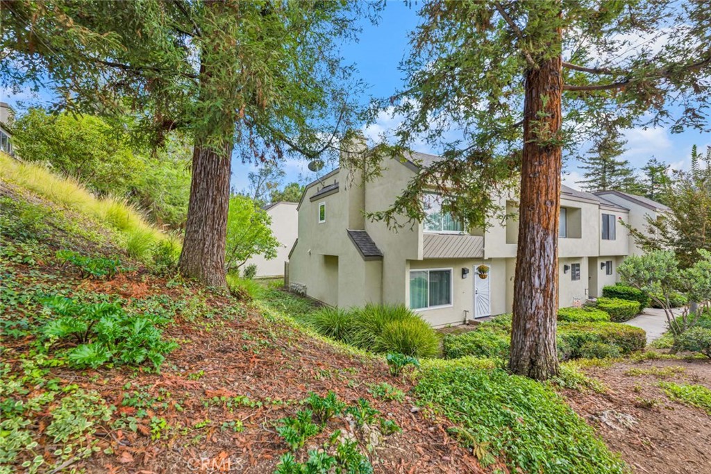 177 N Singingwood Street 22