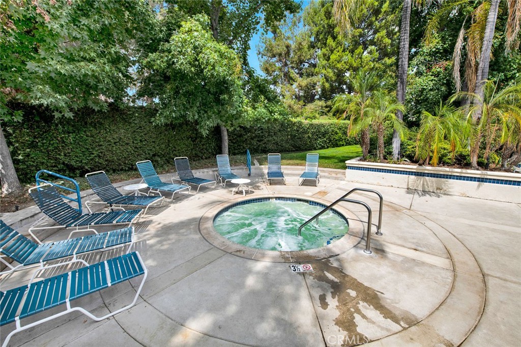 177 N Singingwood Street 22