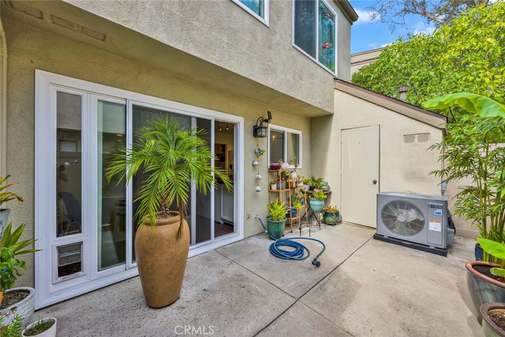 177 N Singingwood Street 22