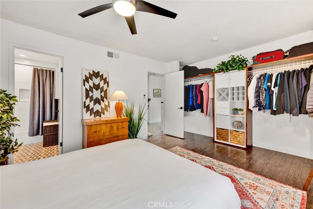 177 N Singingwood Street 22