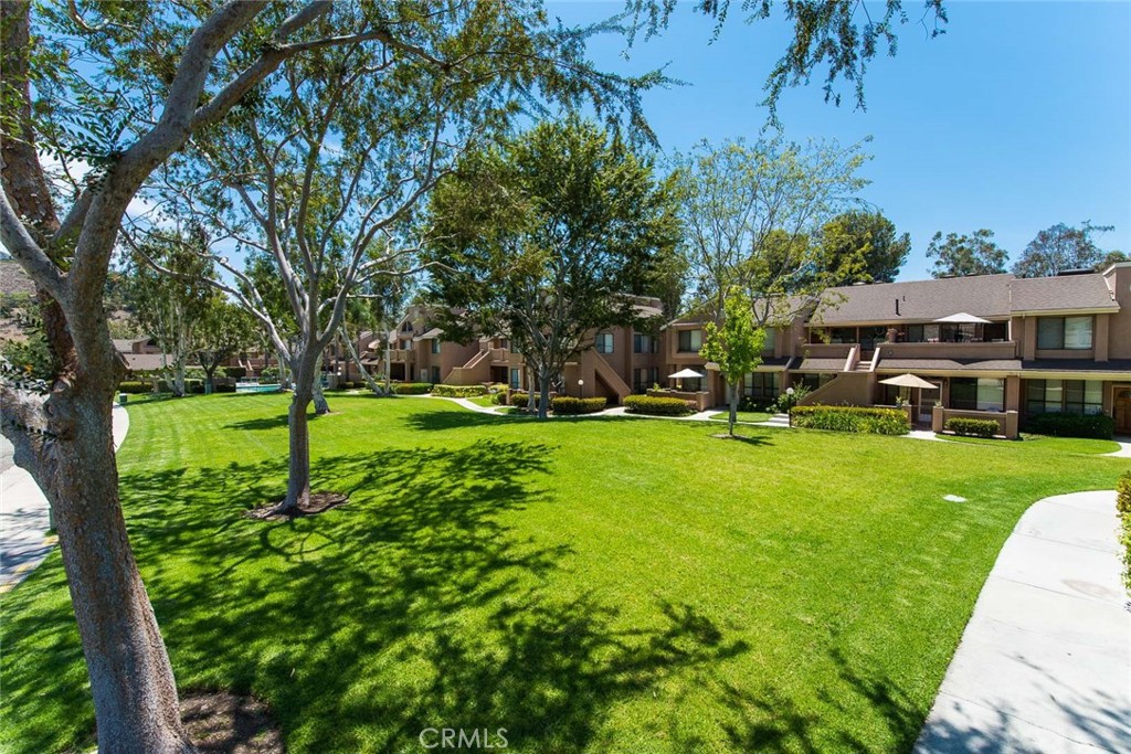 177 N Singingwood Street 22