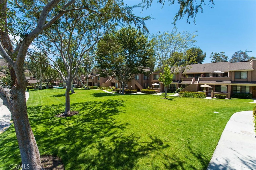 177 N Singingwood Street 22