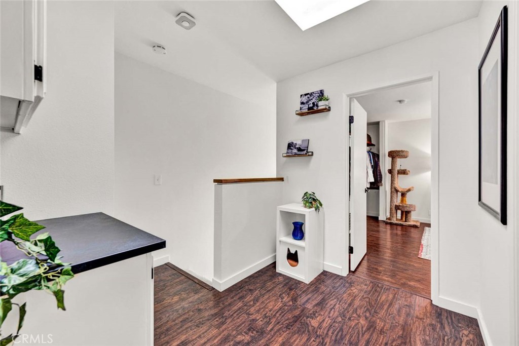 177 N Singingwood Street 22