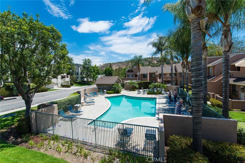 177 N Singingwood Street 22