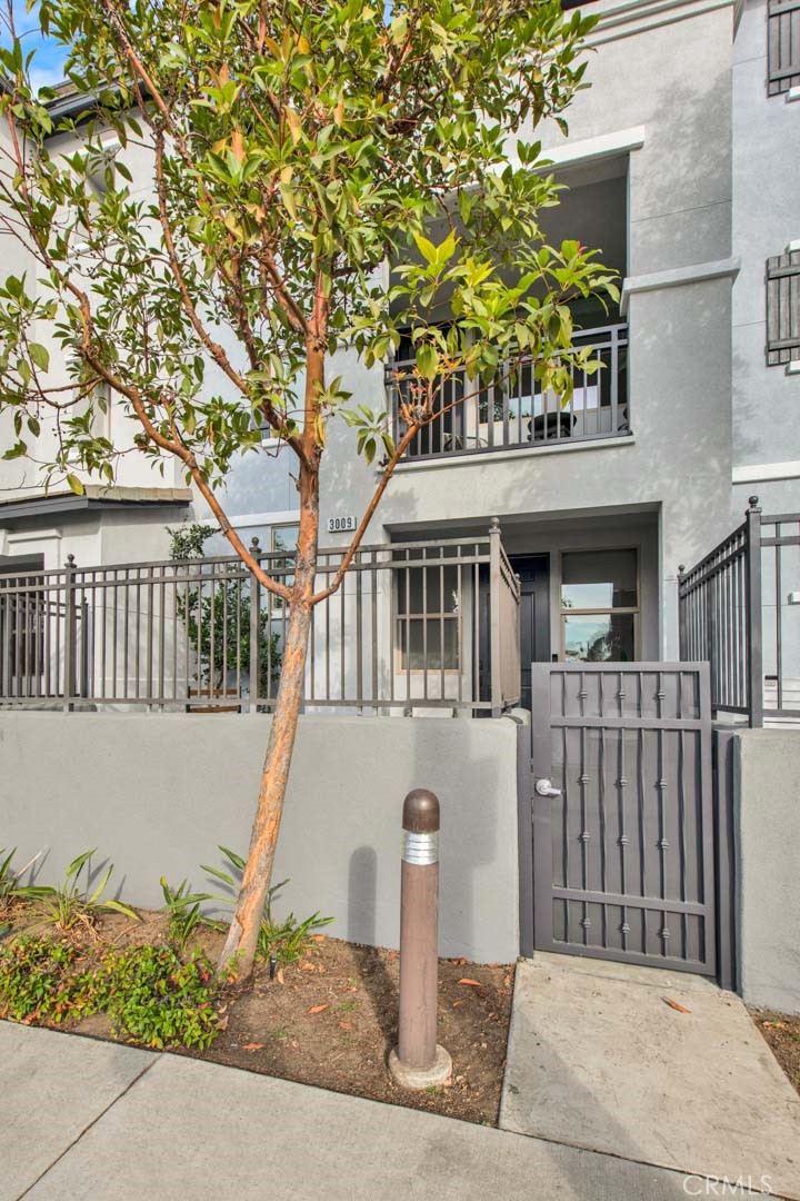3009 E Pacific Coast