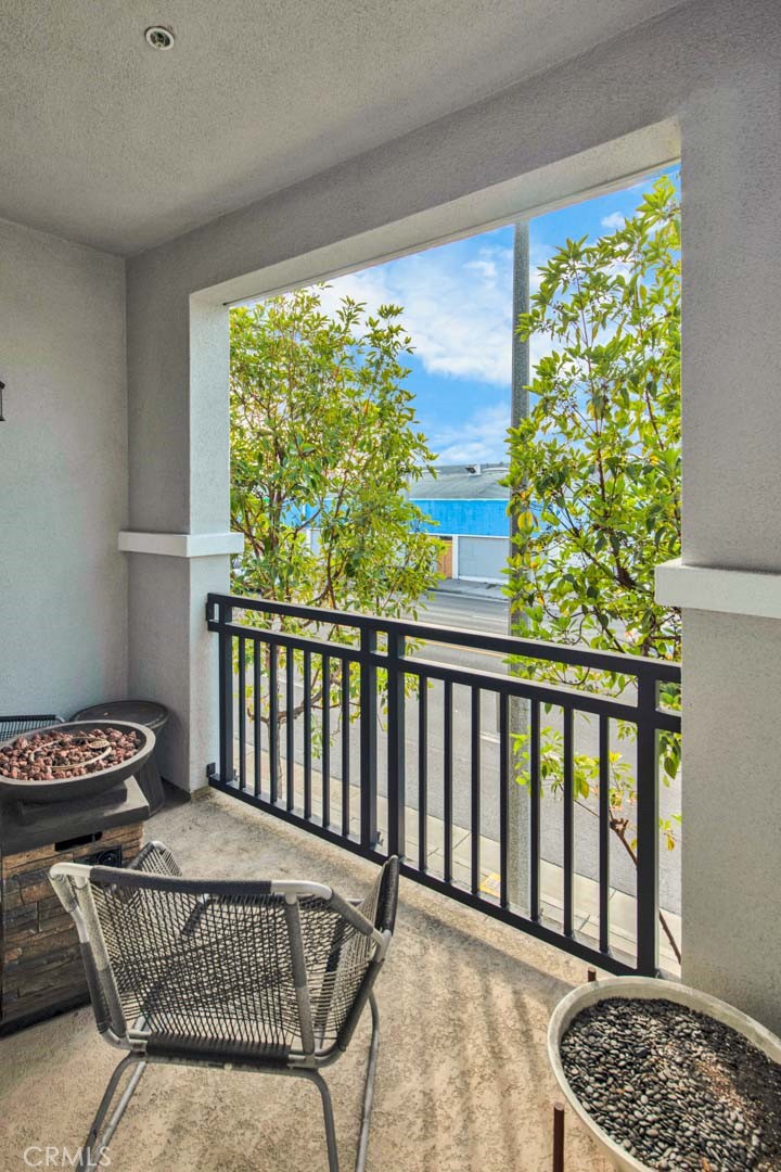 3009 E Pacific Coast