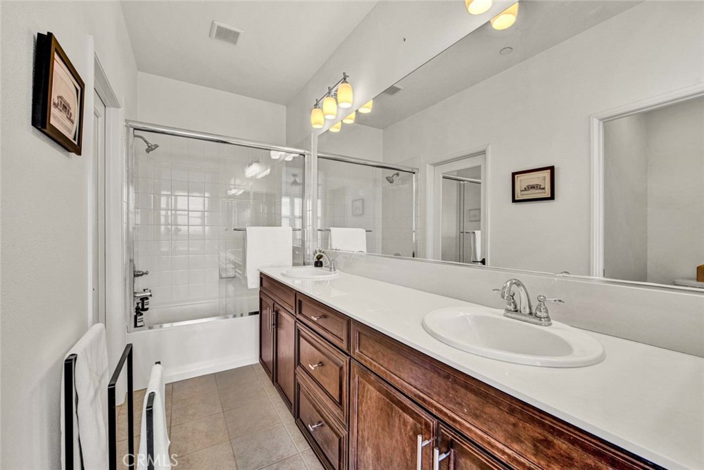 3009 E Pacific Coast