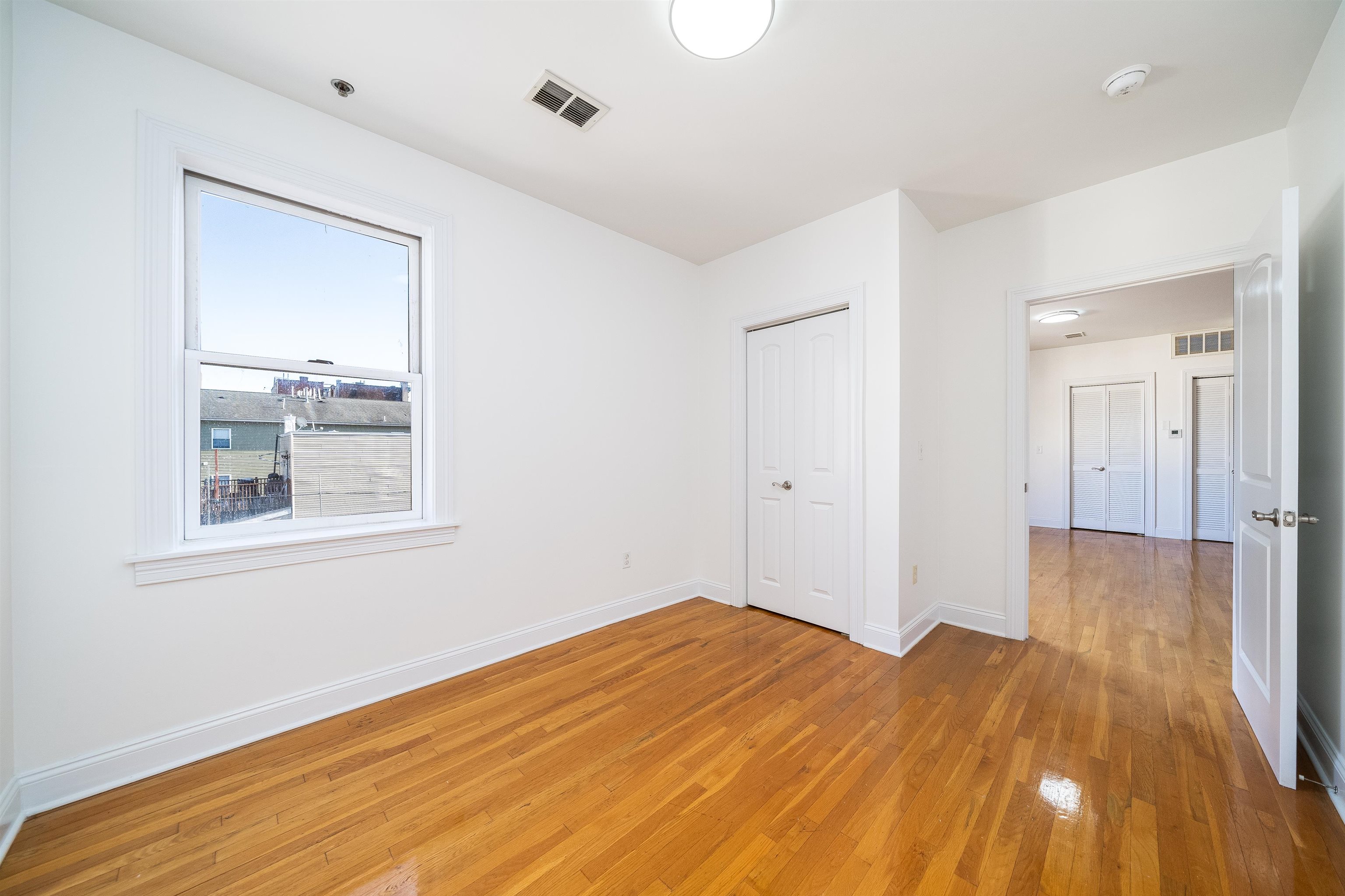 528 47TH ST Unit: 4D