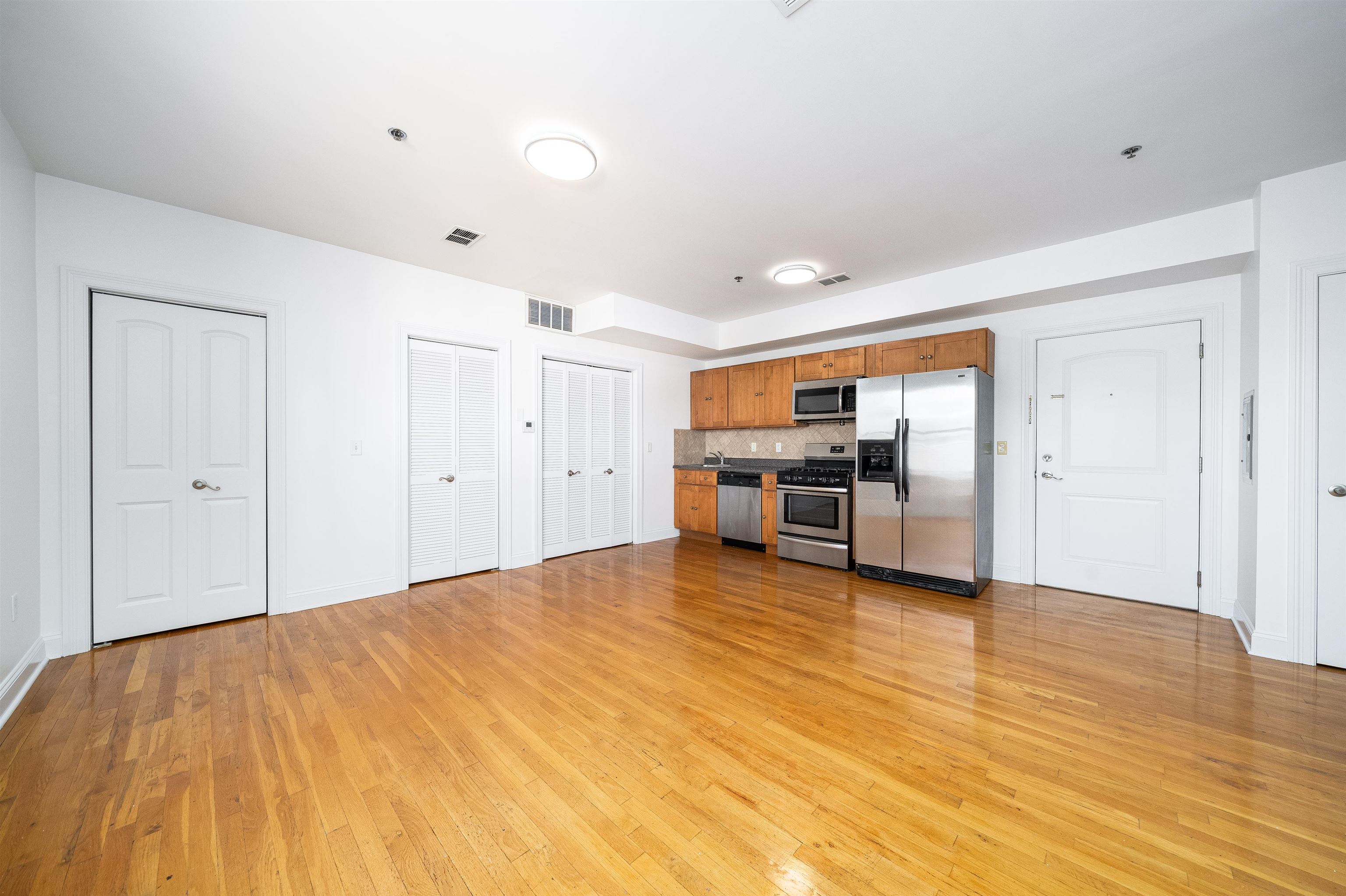 528 47TH ST Unit: 4D