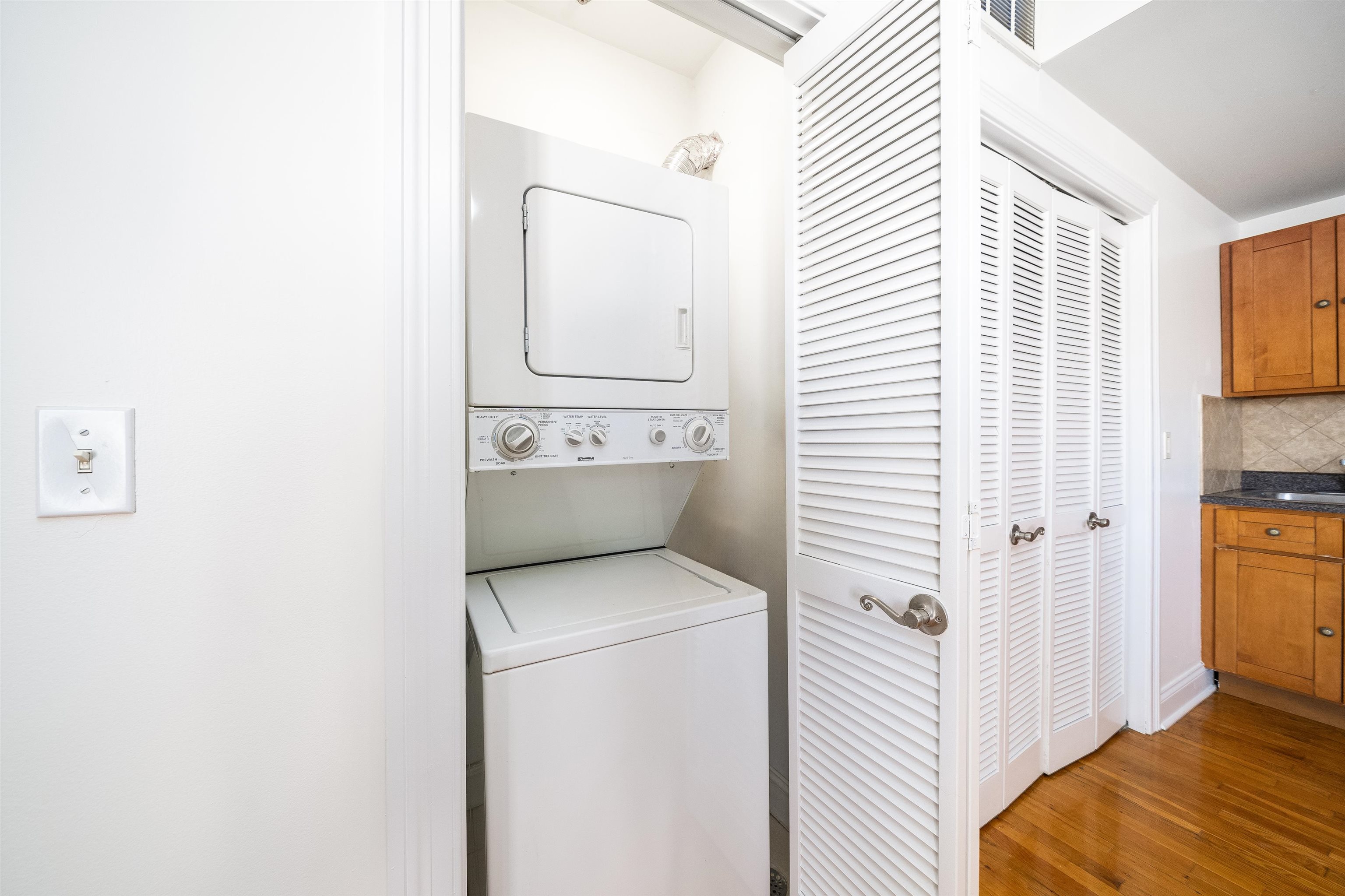 528 47TH ST Unit: 4D