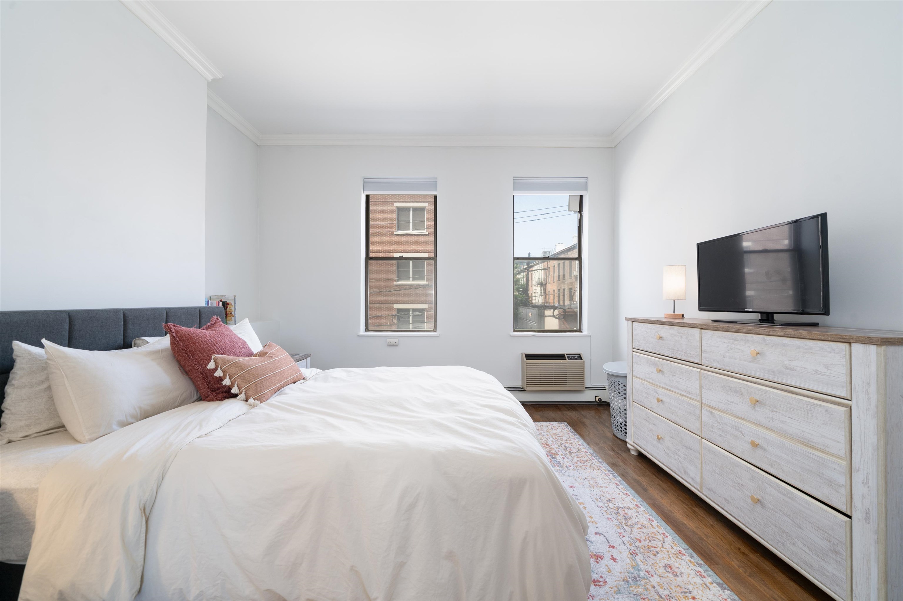 257 12TH ST Unit: 2B