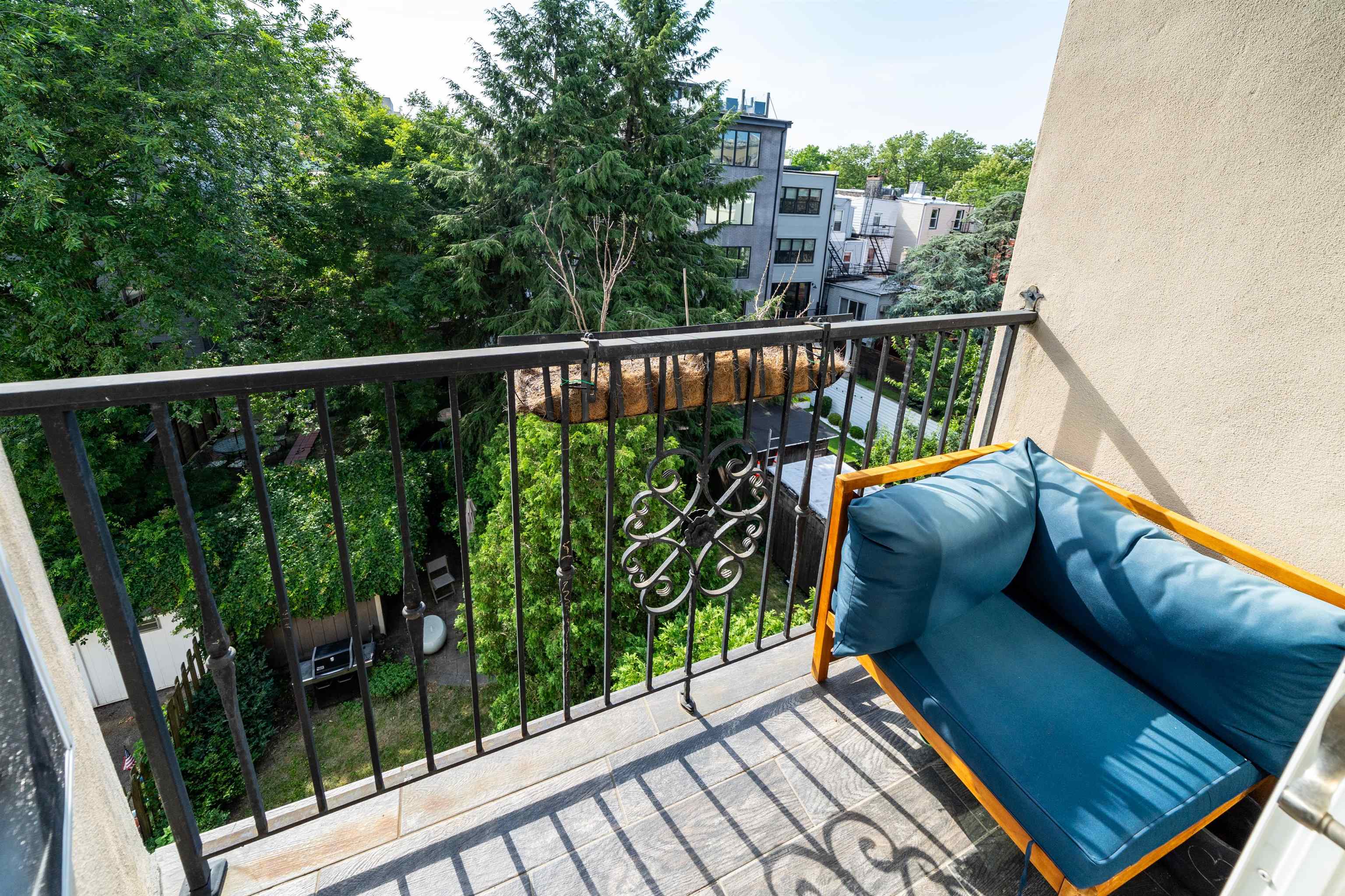 328 GARDEN ST Unit: 4