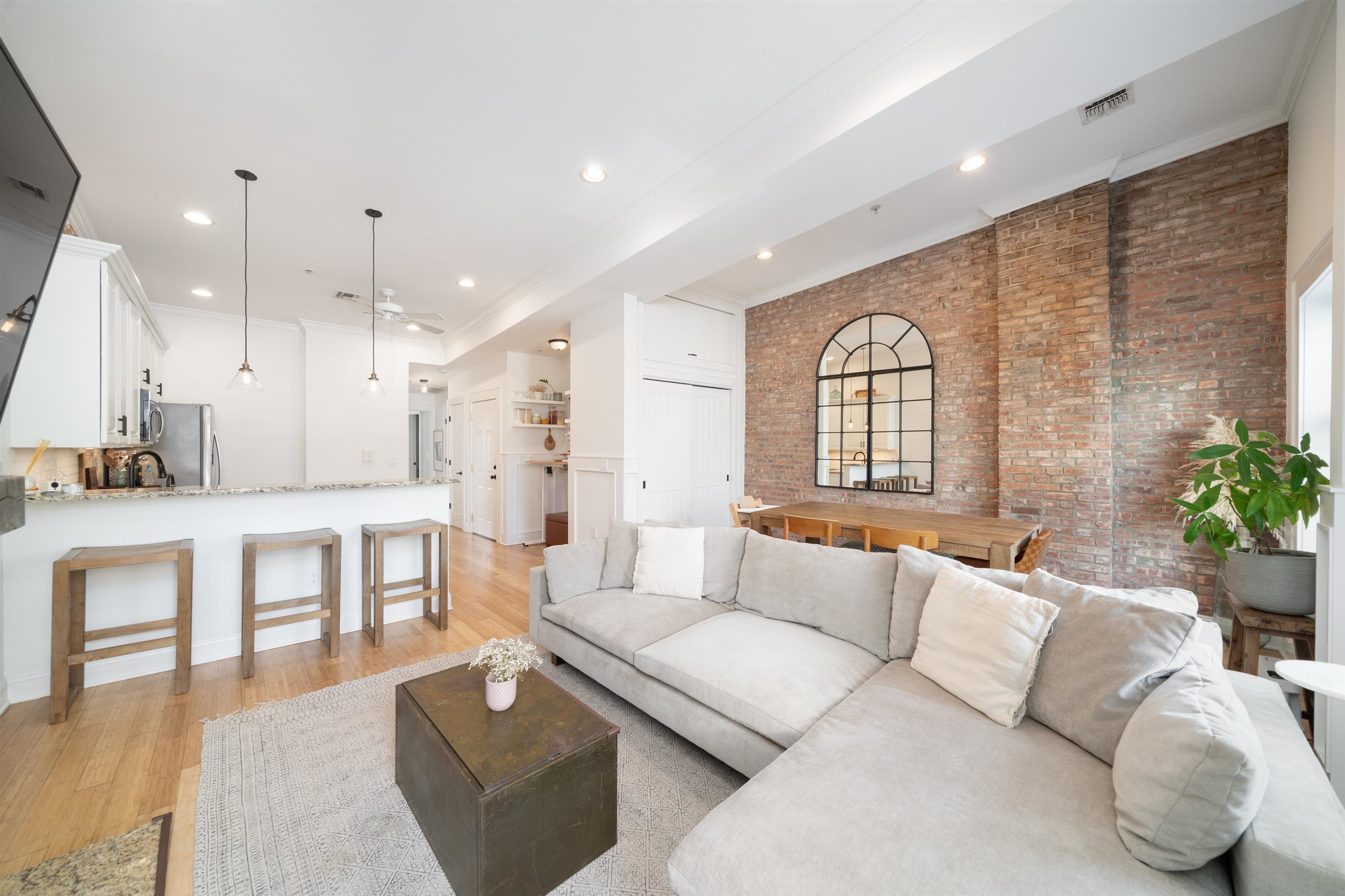 328 GARDEN ST Unit: 4