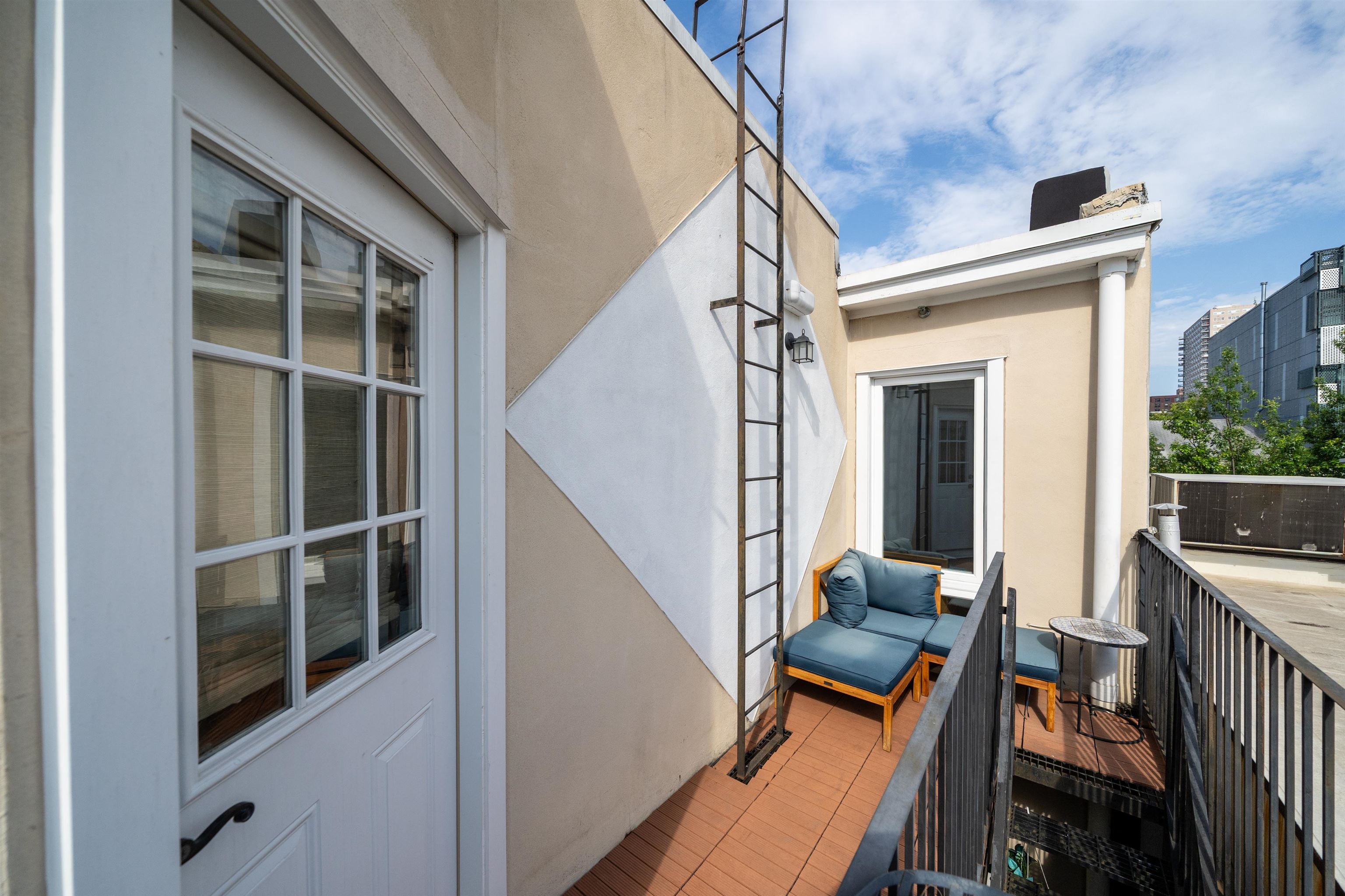 328 GARDEN ST Unit: 4