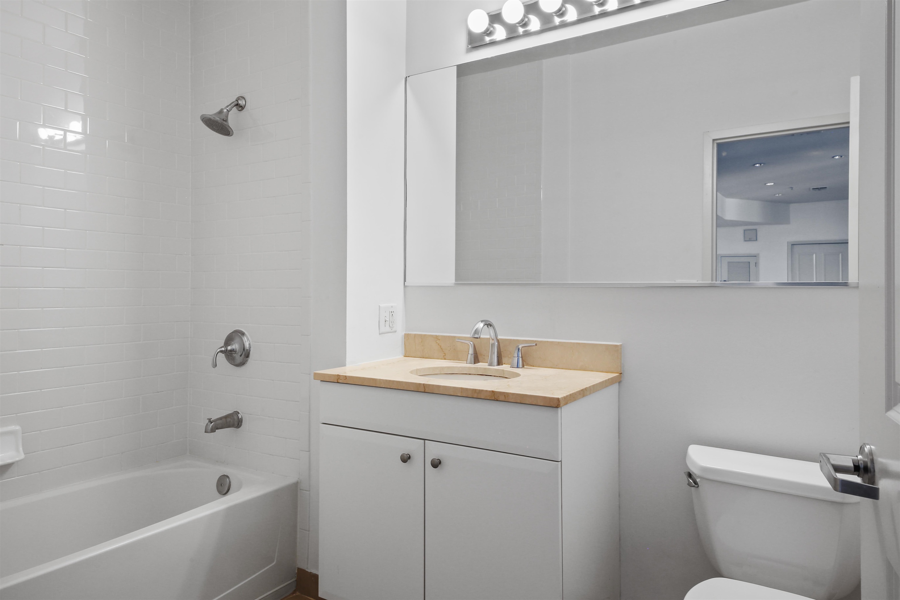 1100 ADAMS ST Unit: 514