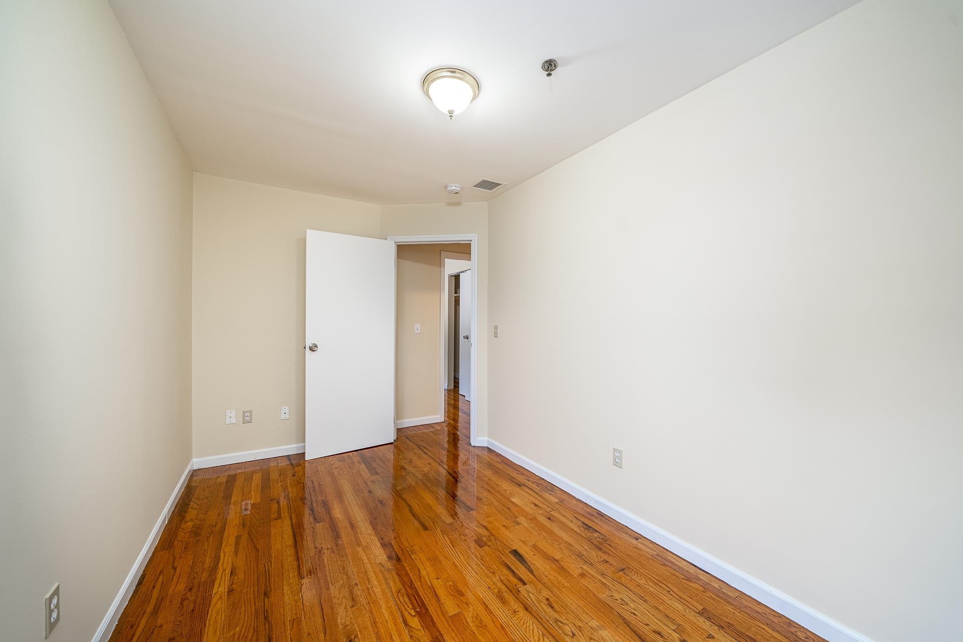 524-526 4TH ST Unit: 14