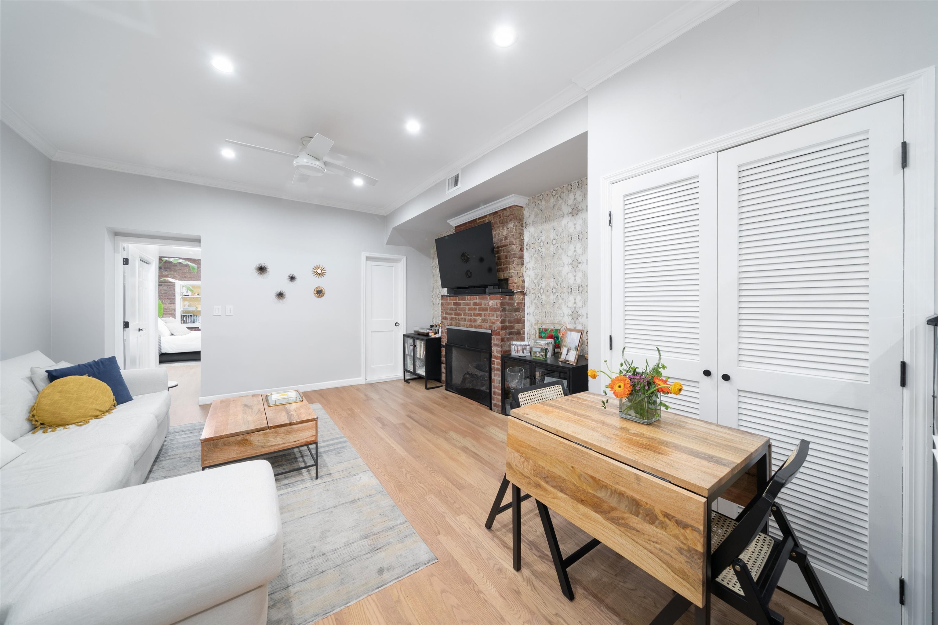 78 MADISON ST Unit: 1