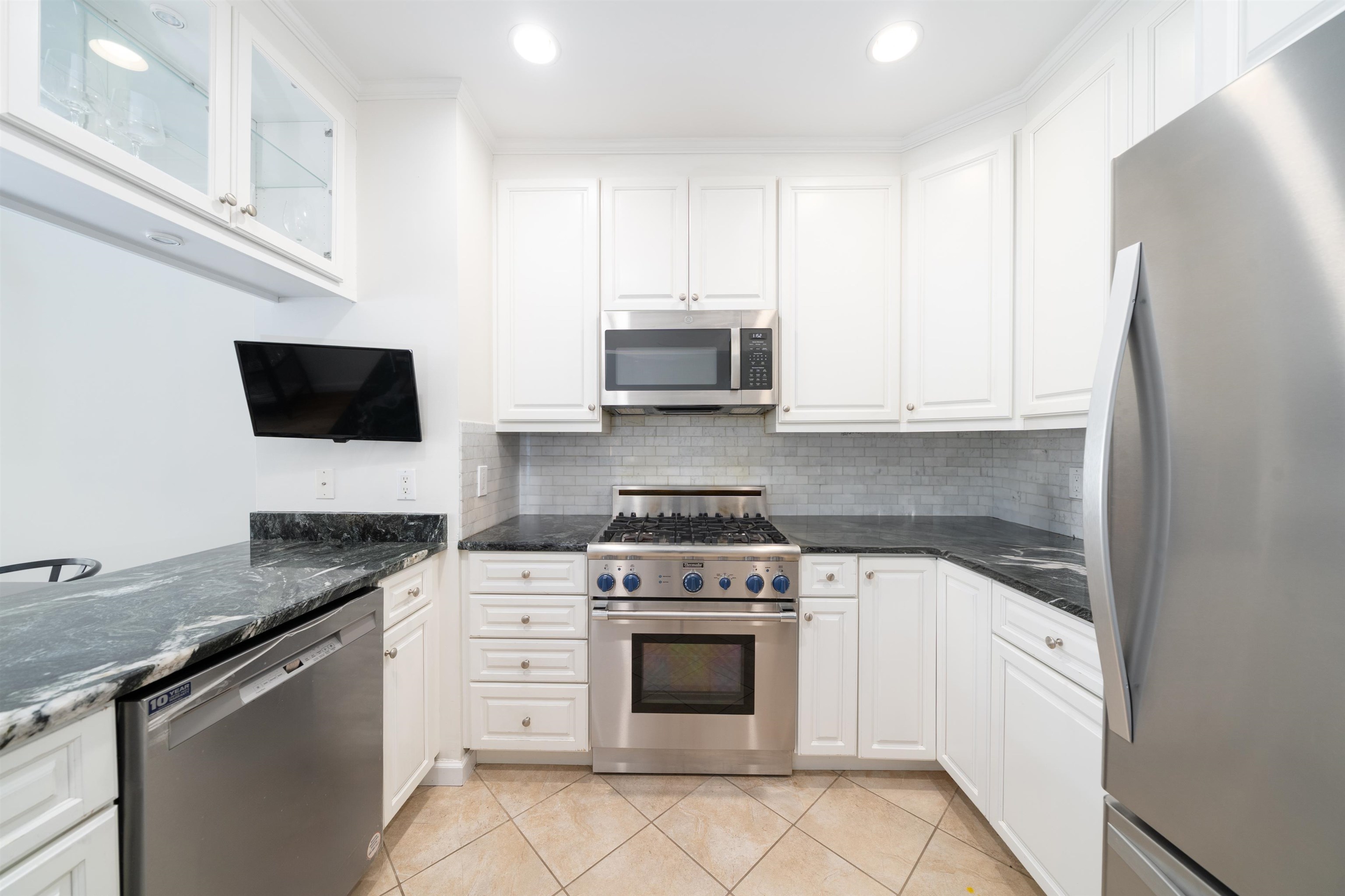 67 MADISON ST Unit: A