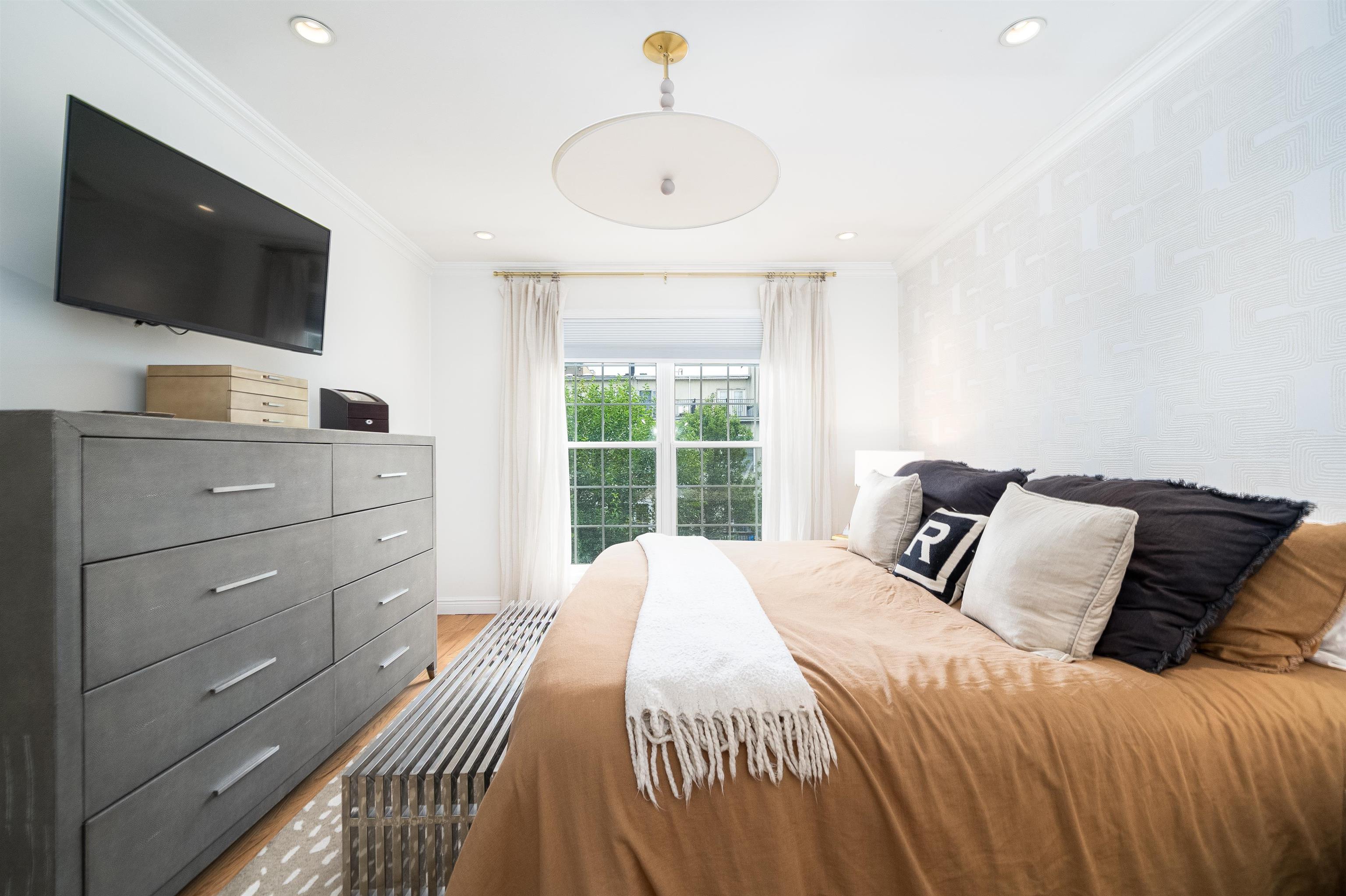 67 MADISON ST Unit: A