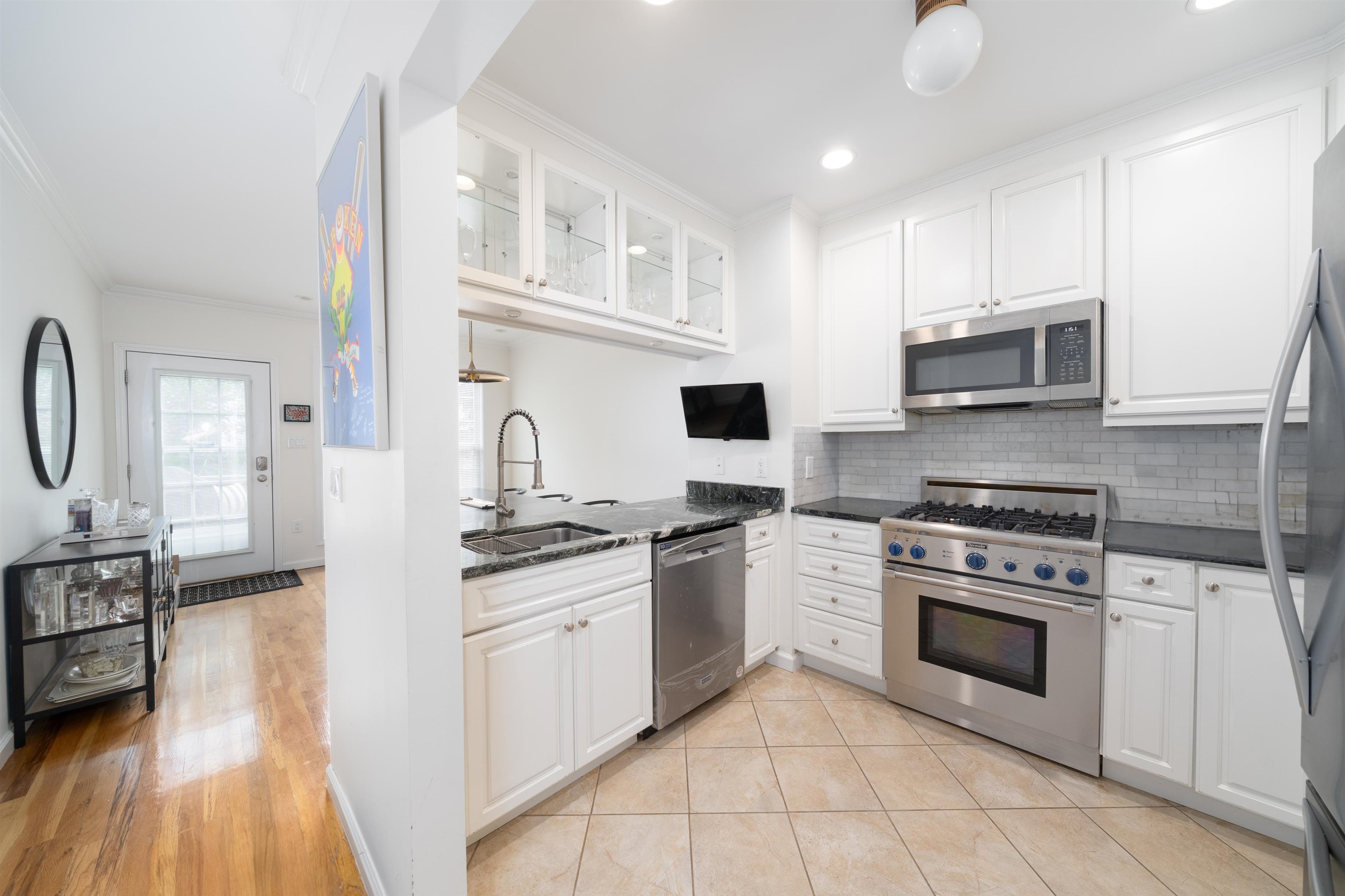 67 MADISON ST Unit: A