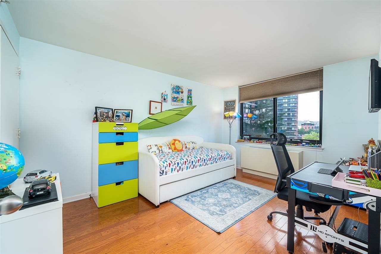 700 GROVE ST Unit: 5U