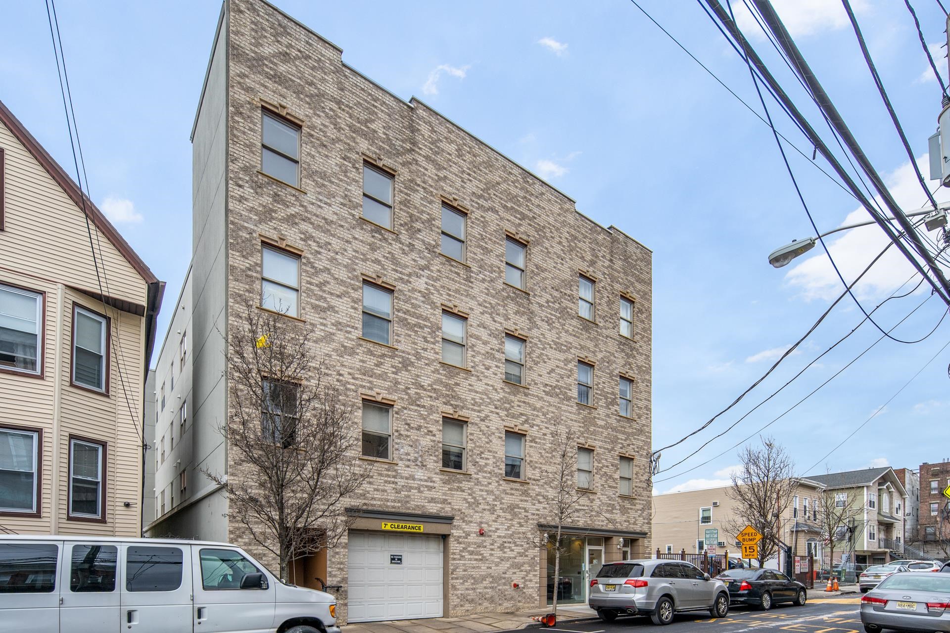 528 47TH ST Unit: 3A