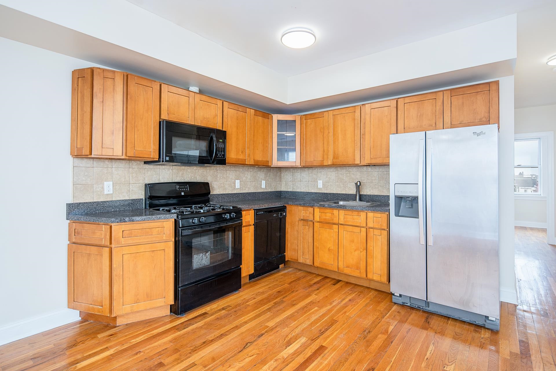 528 47TH ST Unit: 3A