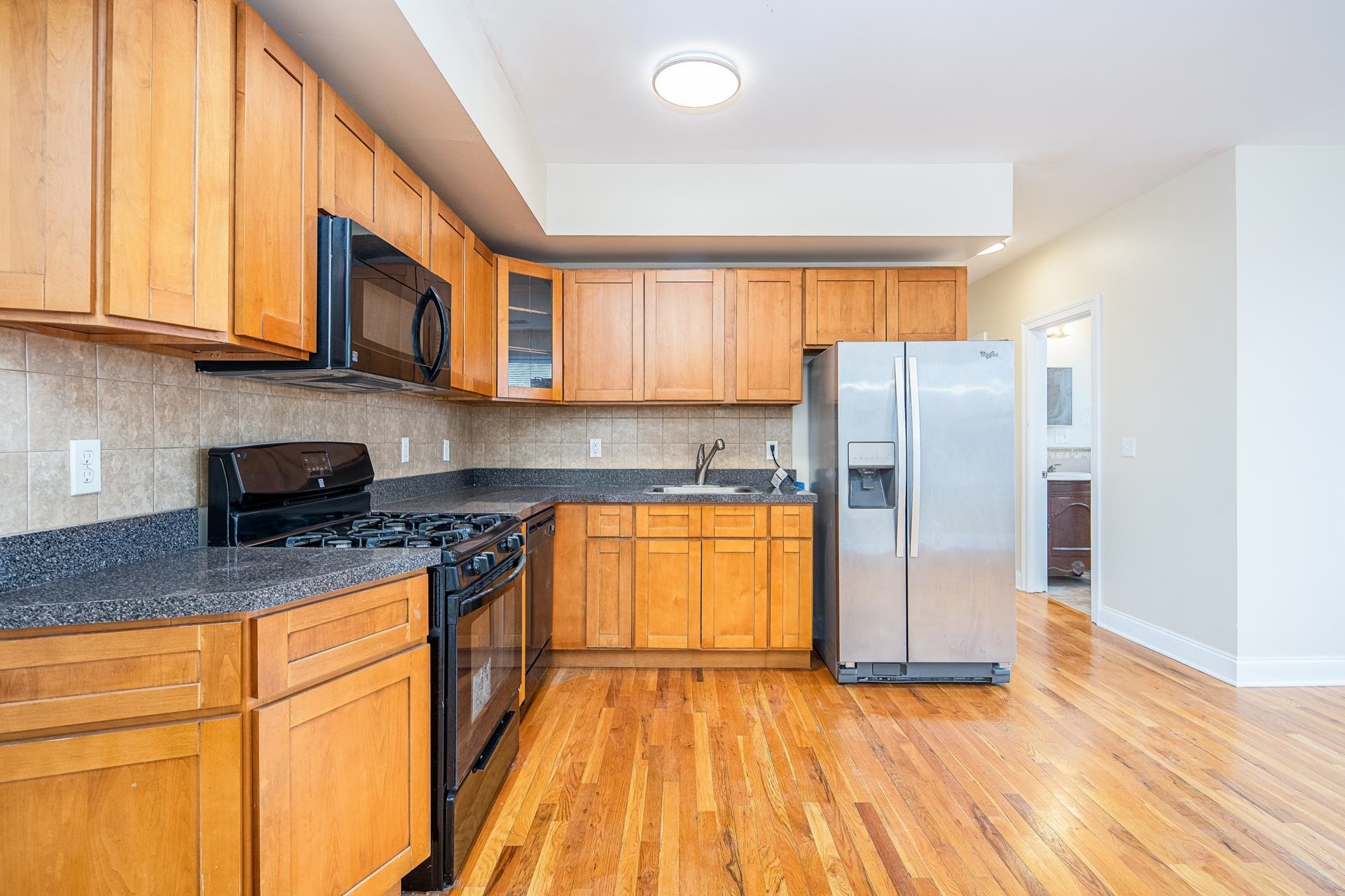 528 47TH ST Unit: 3A