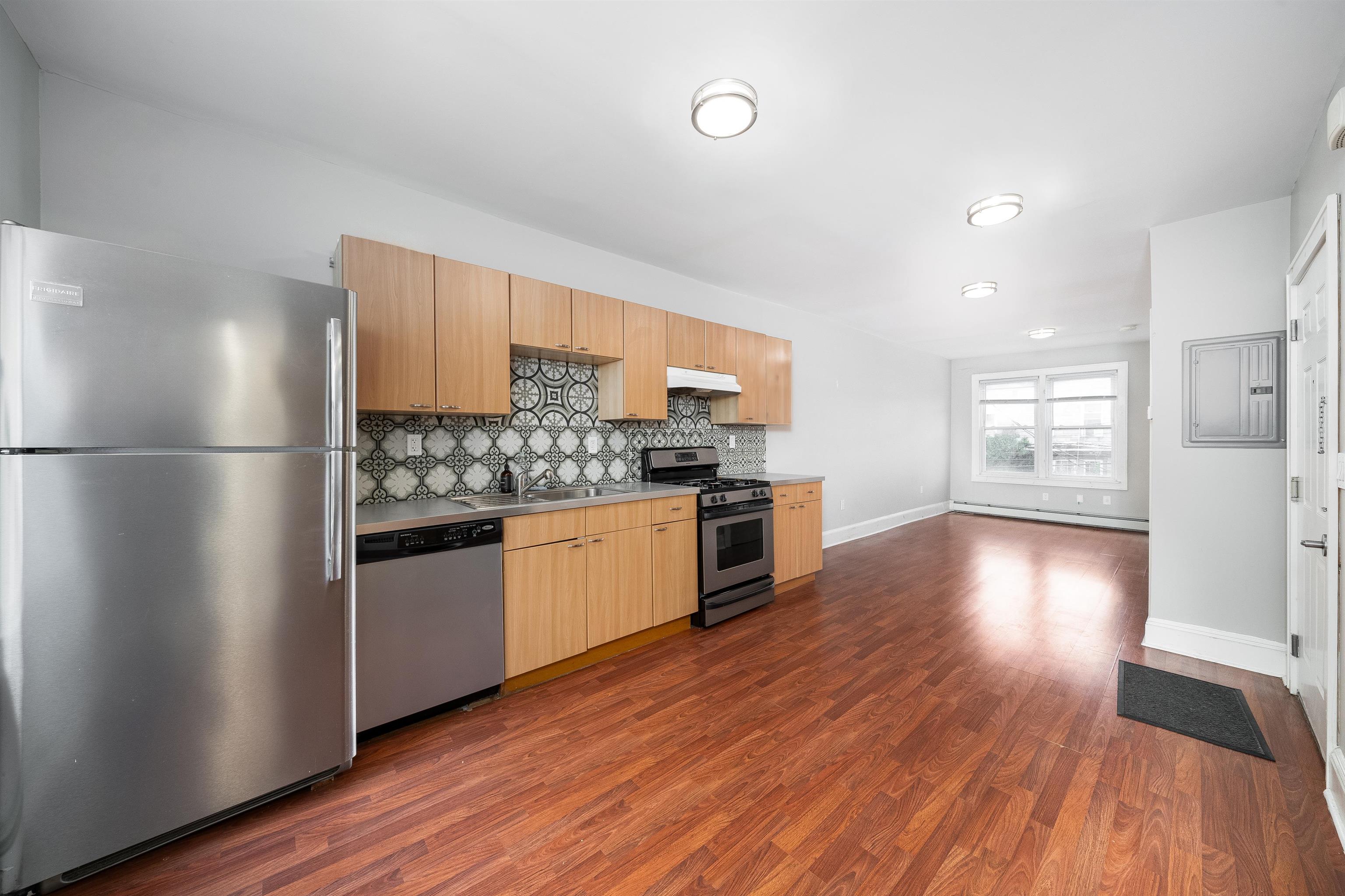 213 OGDEN AVE Unit: 2