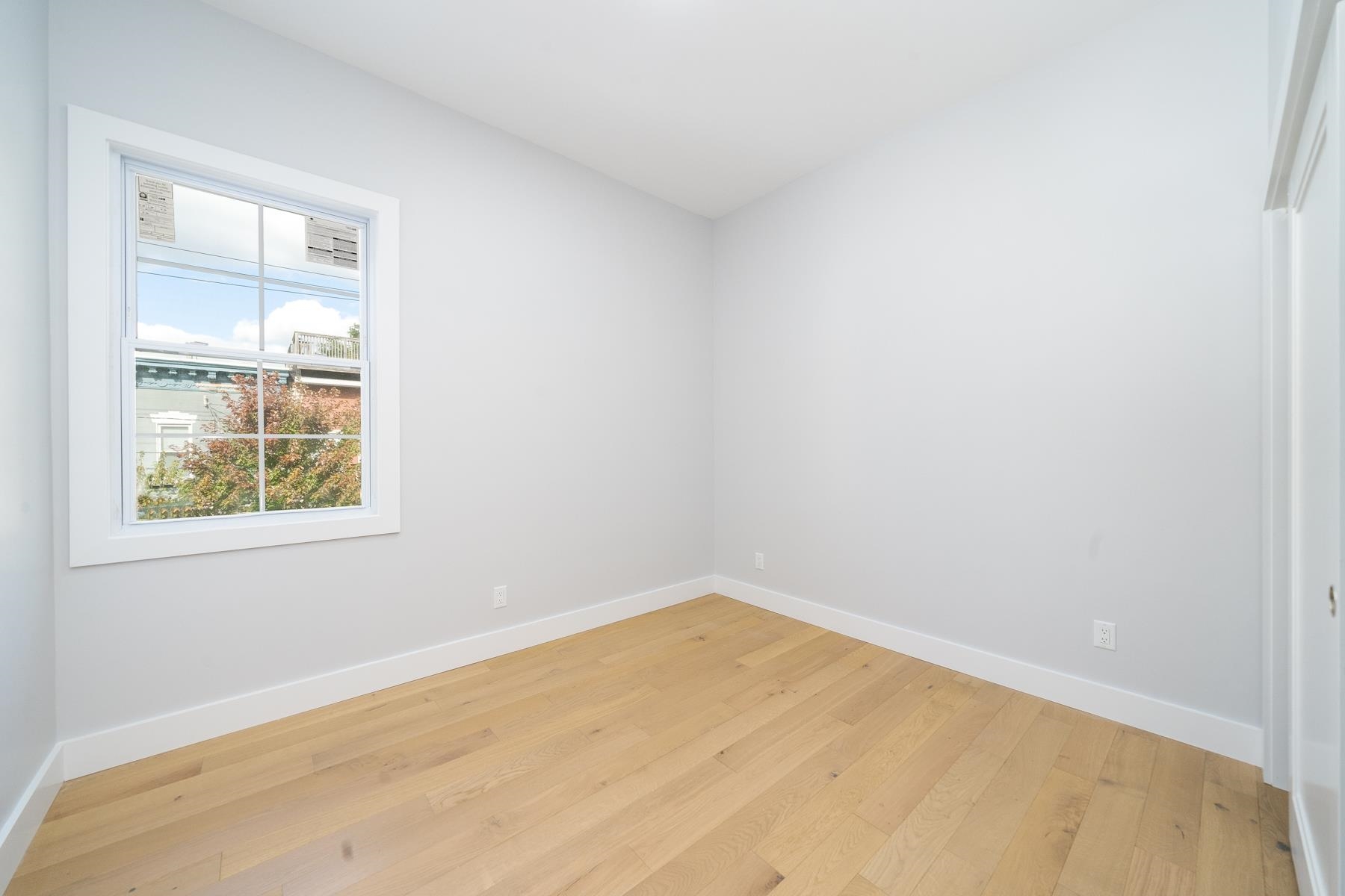 182 HANCOCK AVE Unit: 2